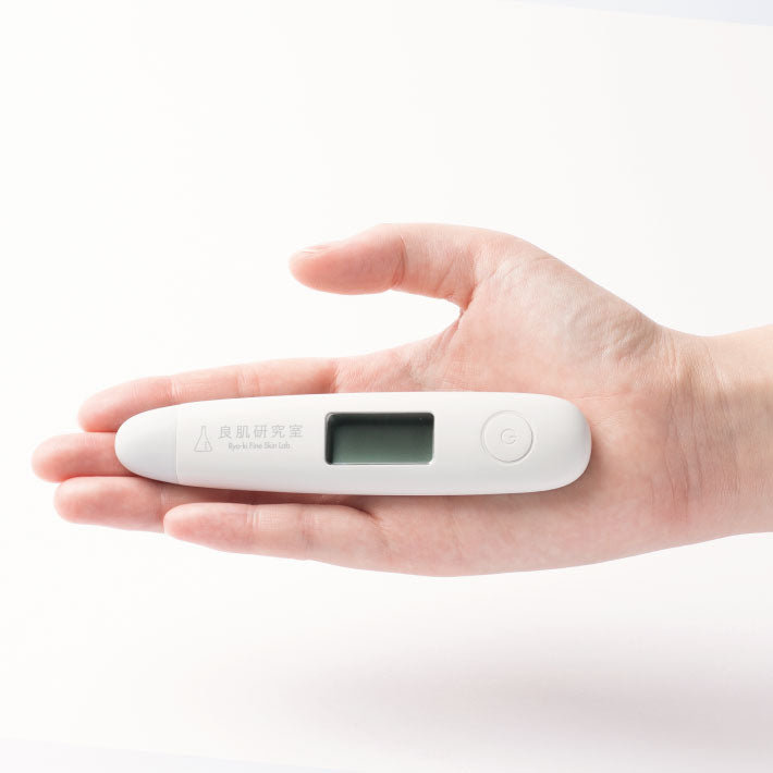 良肌研究室 スキンチェッカー 肌質計 肌コンディション (白さ・水分量・油分量・弾力)診断 肌質測定器 水分チェッカー 肌診断 肌測定 ハリ うるおい チェック 肌年齢 チェック プレゼント 誕生日