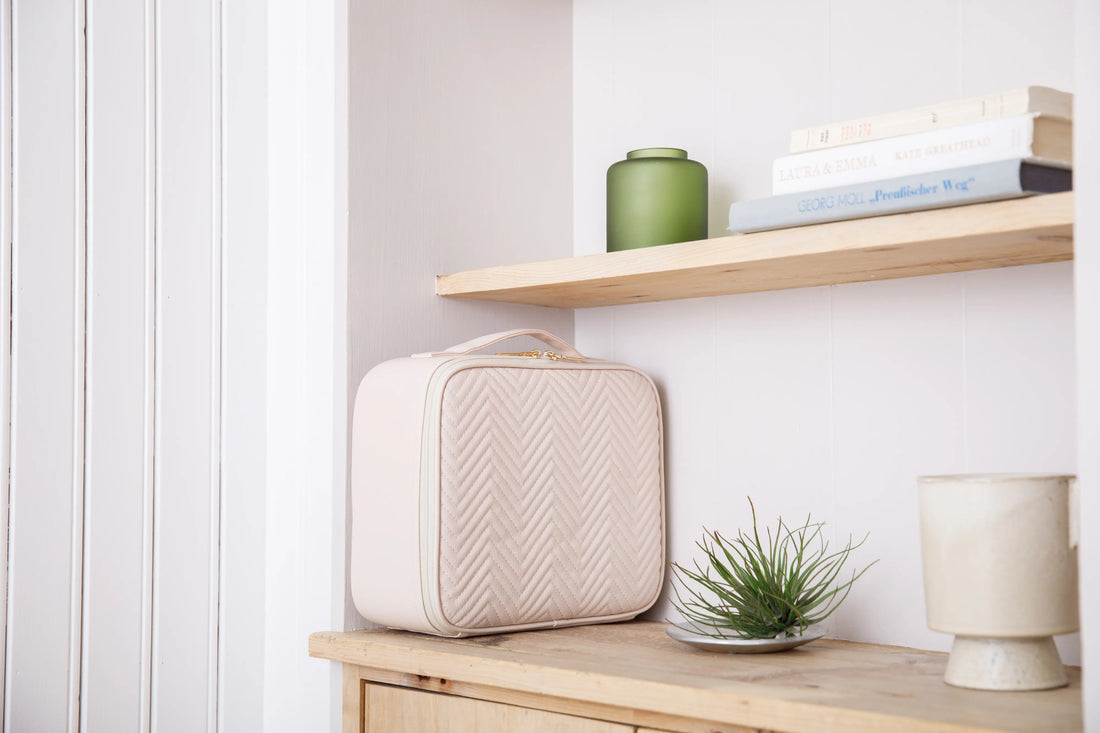 <strong>日常に馴染むカラー</strong>